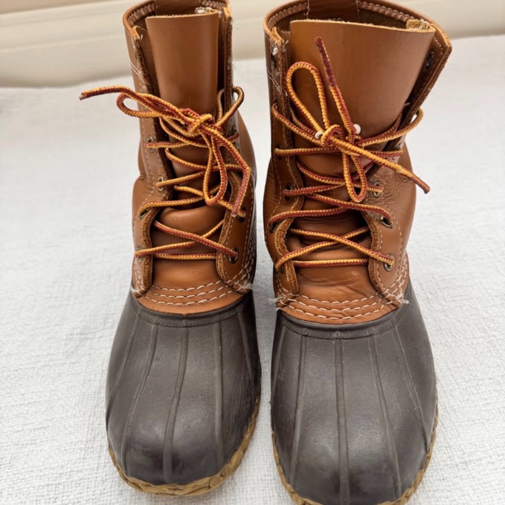 L.L. Bean Classic 8 inch Duck Boots Size 6
